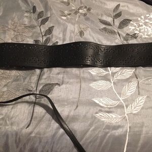 Wrap around belt